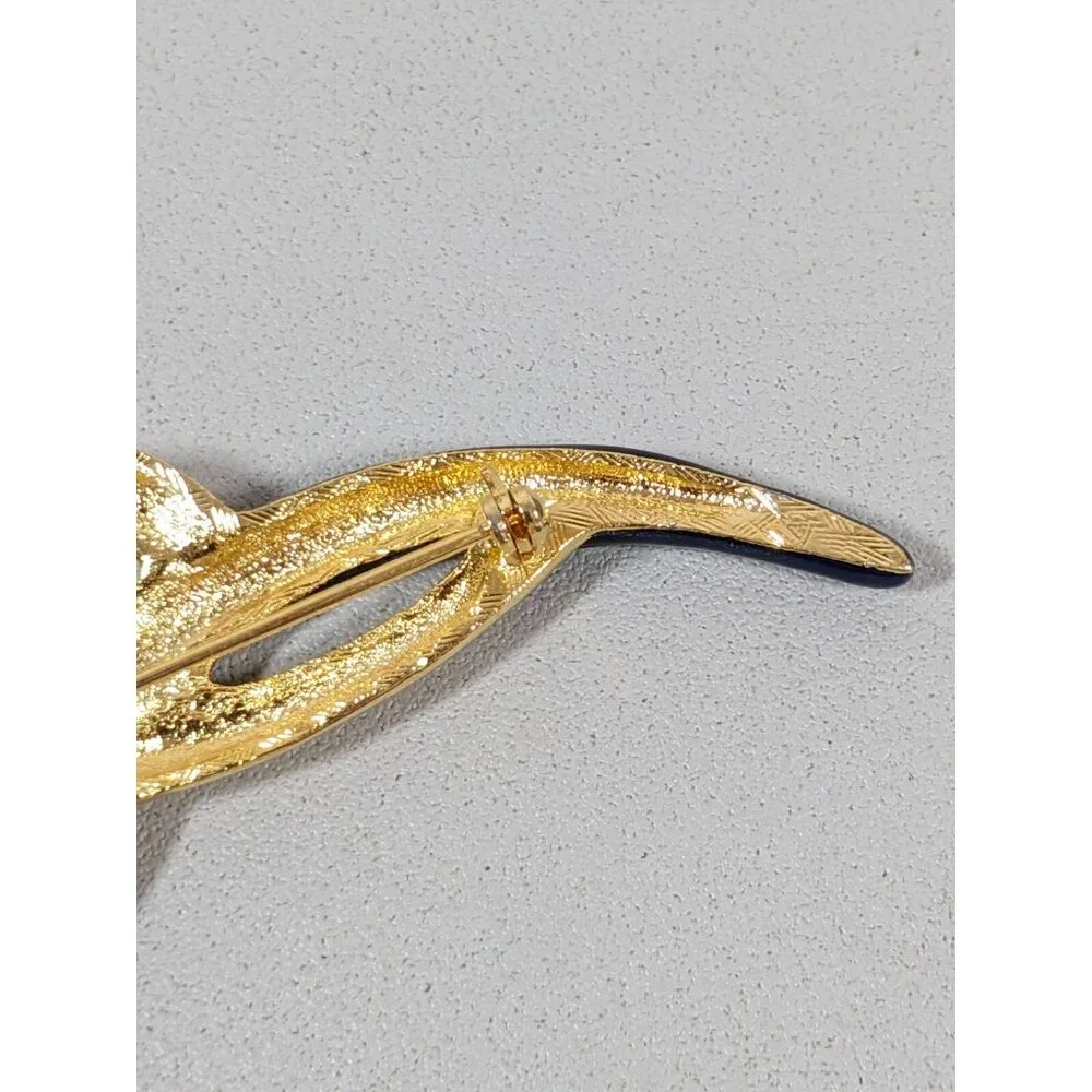 Vintage‎ Gold Tone Blue Enamel Twist Knot Curved Bar Pin Brooch